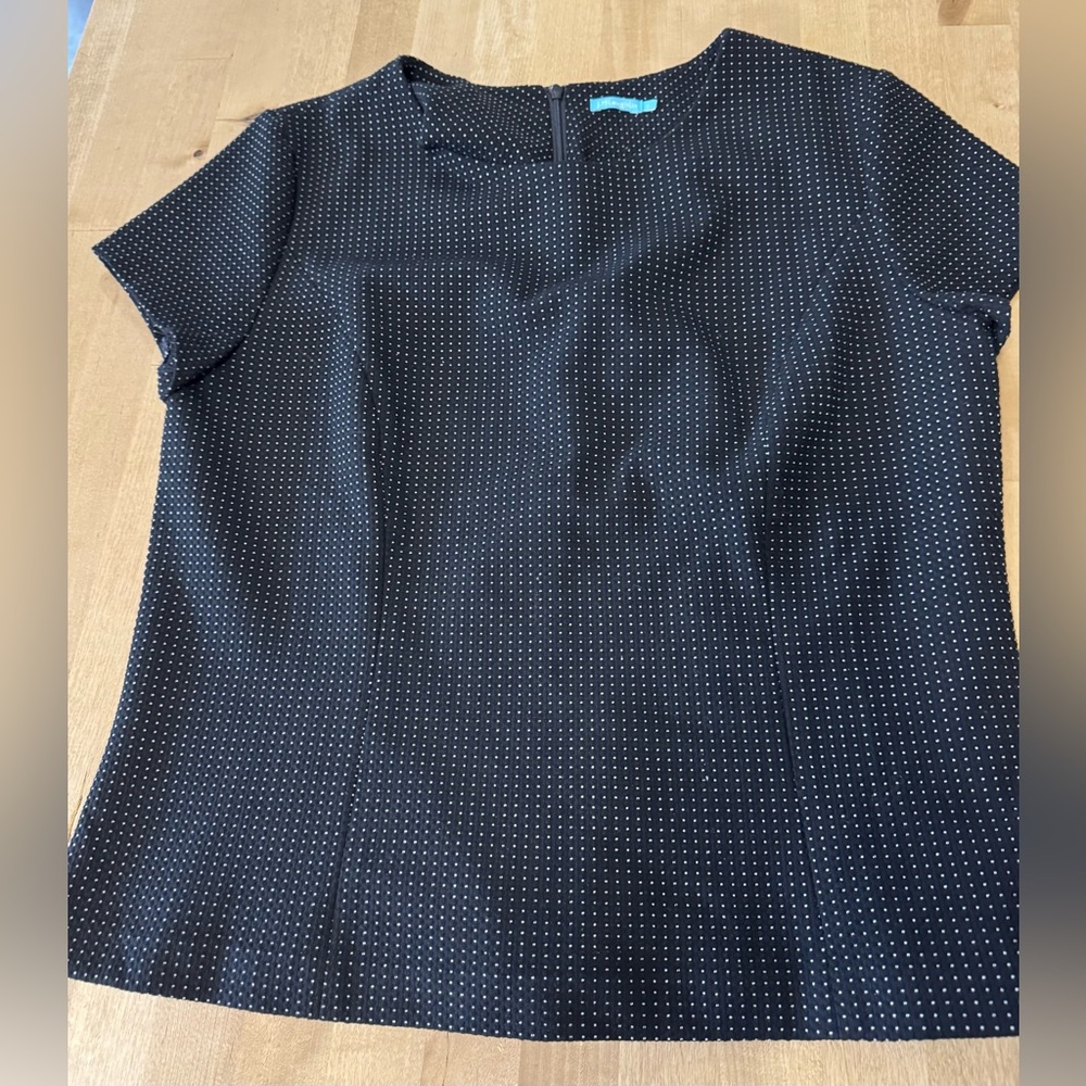 J. McLaughlin Gina Black polka dot short sleeve top
